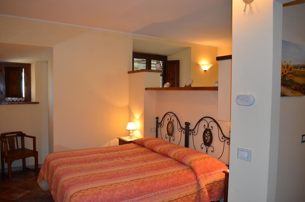 Palazzo Alle Mura Staggia Habitación foto